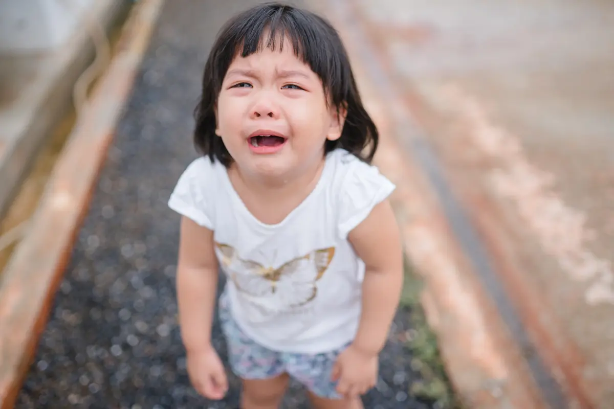 anak menangis dan mengamuk cara mengatasinya
