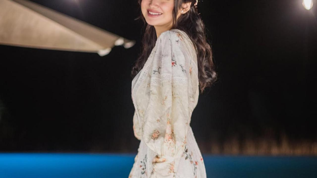 Potret Syifa Hadju Kenakan Long Dress (credit: instagram/syifahadju)