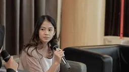 Belum lama ini, Sabina Satya bintang sinetron Anak Langit ini mengisi acara sebagai pembicara dalam acara ISLC (Indonesia Student Leader Camp) 2022 di kampus Universitas Indonesia. Jadi pembicara di hadapan siswa SMA, artis berusia 24 tahun ini ungkap jika ia bersyukur bisa memberikan inspirasi untuk siswa SMA yang ikuti ISLC 2022. (Liputan6.com/IG/sabinakatya)