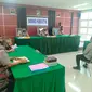 Sidang Kode Etik terhadap mantan Kapolsek Parigi, Iptu IDGN di Mapolda Sulteng, Sabtu (23/10/2021). Dalam sidang itu terduga pelanggar direkomendasikan diberhentikan dengan tidak hormat. (Foto: Humas Polda Sulteng).