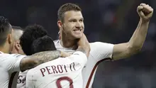 Striker AS Roma Edin Dzeko mencetak dua gol ke gawang AC Milan. Roma menang 4-1 atas Milan dalam lanjutan Liga Serie A Italia di Stadion San Siro, Senin (8/5/2017) dinihari WIB. (AP Photo/Luca Bruno)