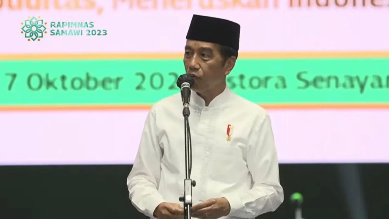 Saat ditanya apakah jatah Mentan akan kembali diberikan kepada Partai NasDem, Jokowi tak menjawab. Dia hanya memastikan akan segera melantik Mentan definitif.<br>