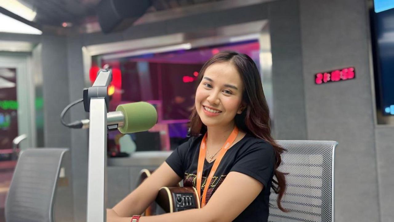 Profil Mayang Lucyana Buka Suara: Serunya Magang DPR RI dan Karier Musik Penuh Sorotan