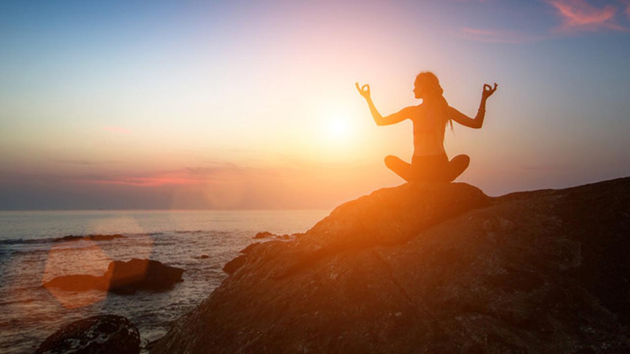 Pantai di Lombok Masuk 8 Tempat Terbaik untuk Yoga Versi Media Malaysia