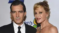 Melanie Tak Lepas Cincin, Antonio Banderas Gaet Wanita Lain