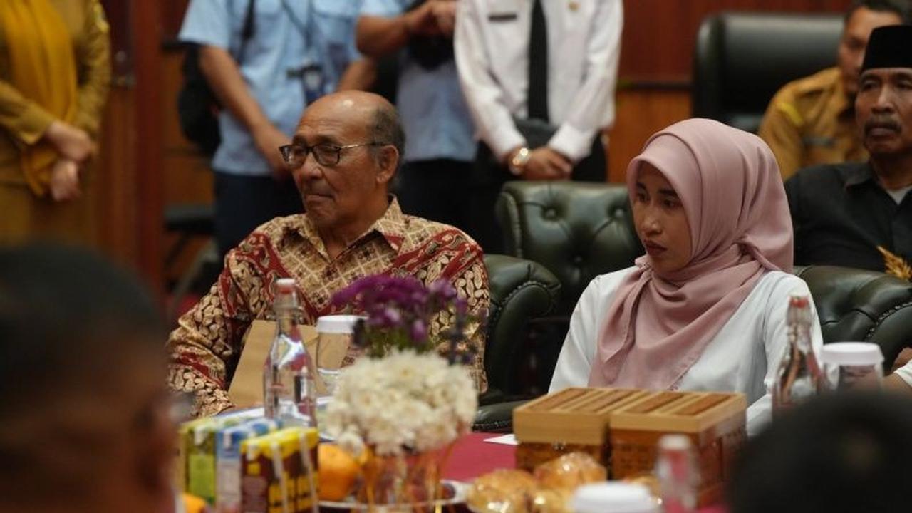Bupati Bogor Apresiasi Tokoh Inspiratif dengan Hadiah Umroh dan Kaki Palsu: Kisah Rudy Manggala dan Ayya Susi