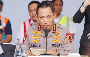 Kapolri Jenderal Listyo Sigit Prabowo saat memberikan keterangan terkait pelanggaran ekspor produk CPO. (Foto: Istimewa).