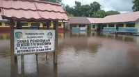Debit air Sungai Rungan dan Sungai Kahayan di Kota Palangkaraya, Kalimantan Tengah (Kalteng) terus naik. Akibatnya, sejumlah wilayah kelurahan di kota tersebut banjir karena luapan air sungai. (www.palangkaraya.go.id)