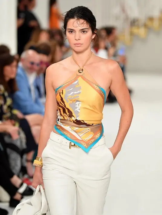 Selena Gomez dan Justin Bieber contohnya, meski sudah putus sejak lama namun kini keduanya kembali bersama. Selain itu, kabarnya The Weeknd dan Bella Hadid pun juga akan segera balikan. Benar kah? (AFP/Marco Bertorello)