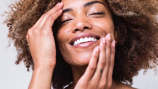 Menghilangkan Kerutan di Dahi