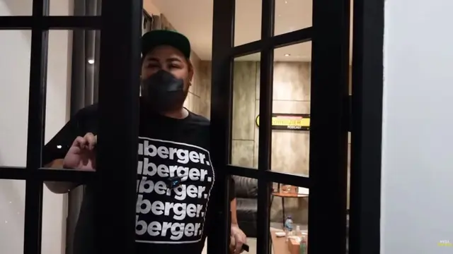 Ivan Gunawan di Kantor Deddy Corbuzier
