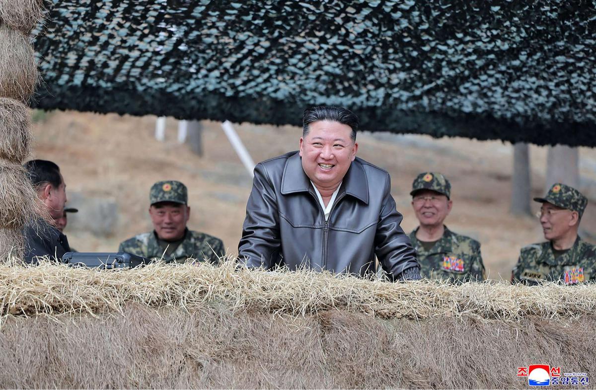 Kim Jong-un jajal senapan sniper Korea Utara