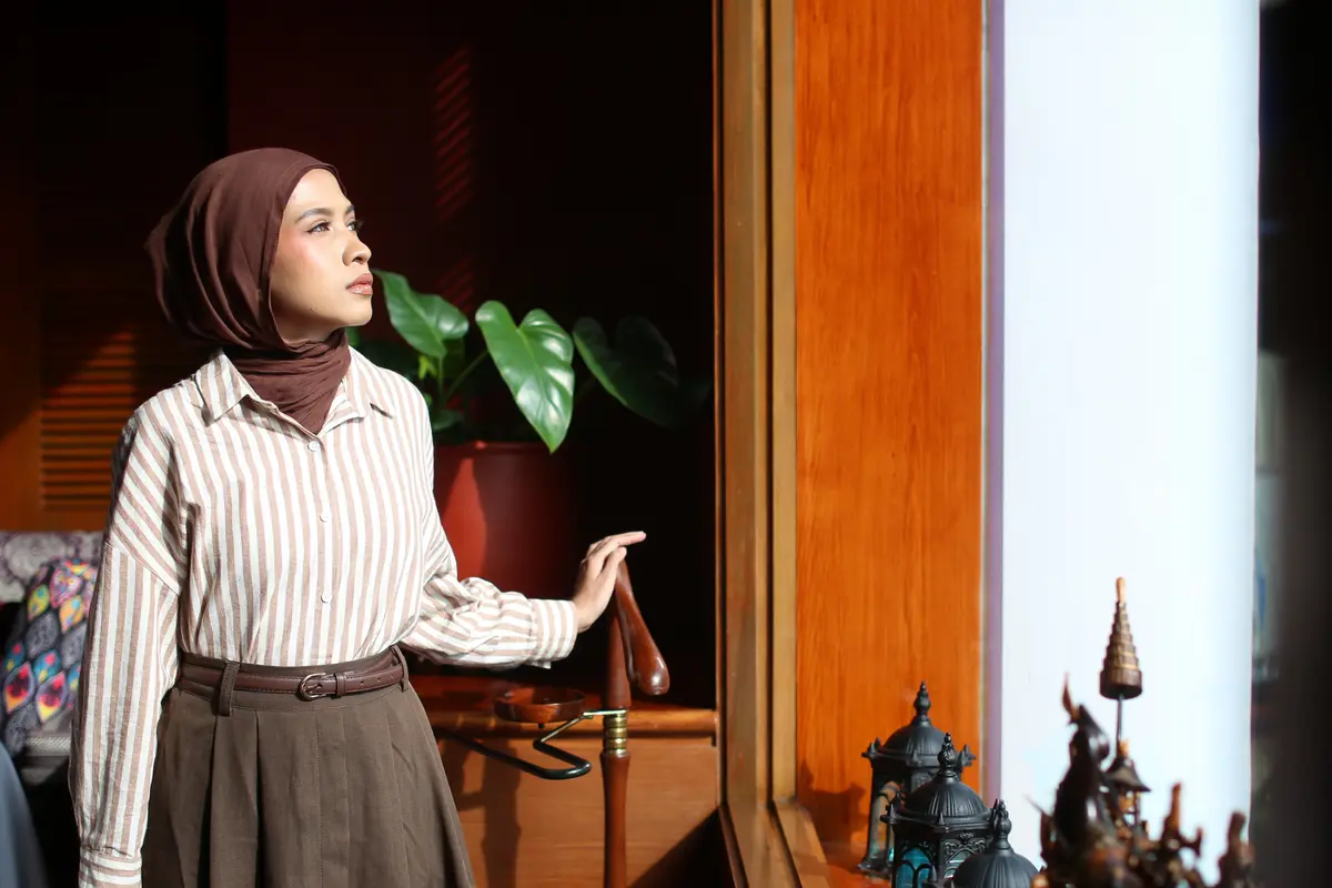 wanita februari menyikapi rasa sedih