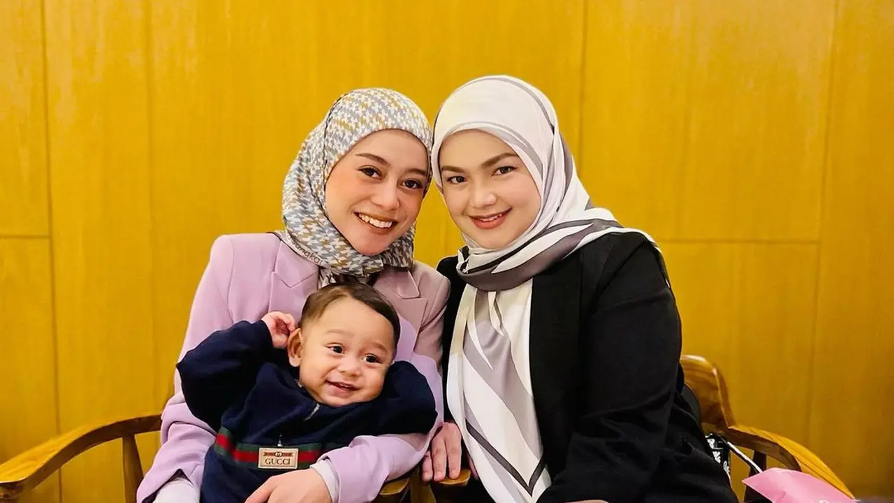 Momen temu kangen Lesti Kejora dan Siti Nurhaliza (Foto: Instagram lestykejora)