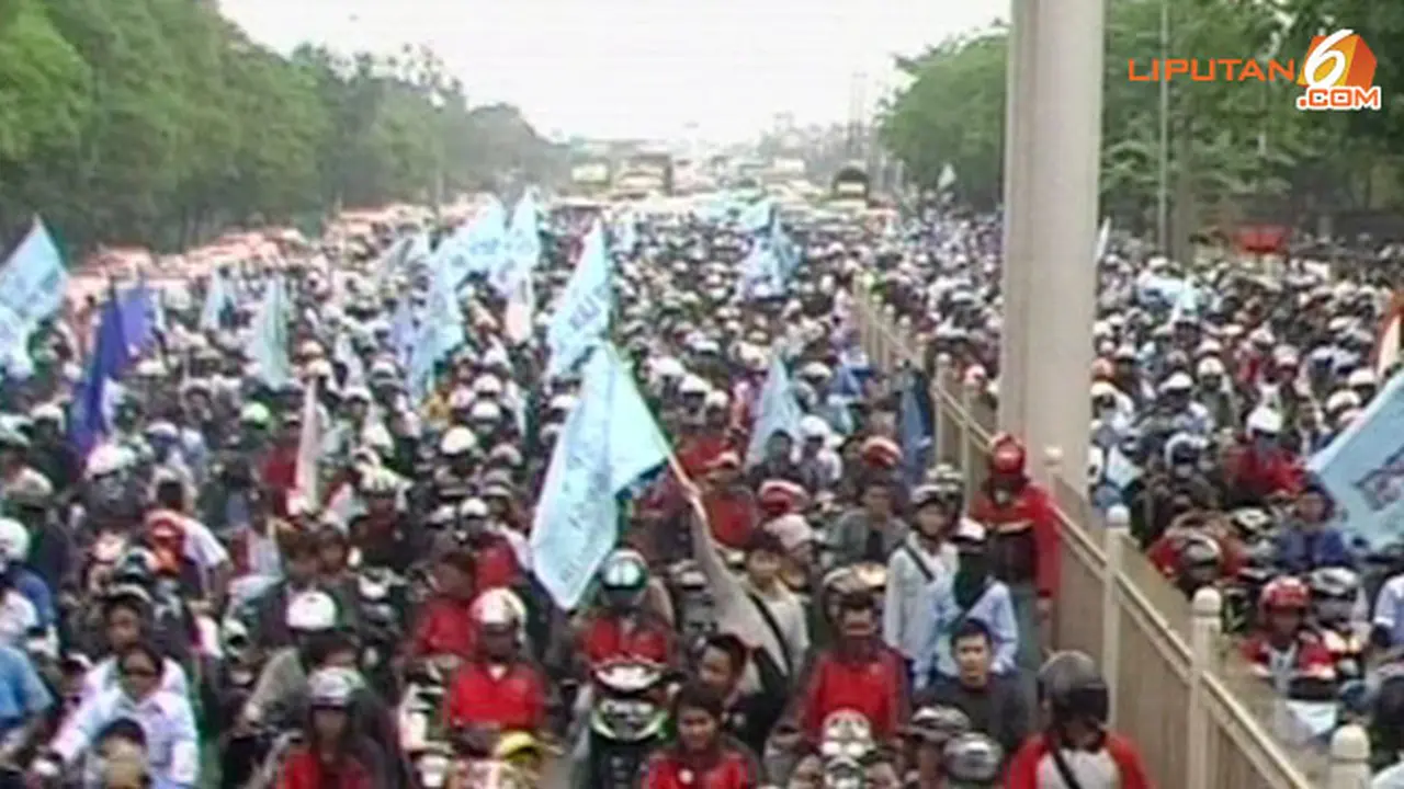 buruh-mogok-kerja-131031b.jpg