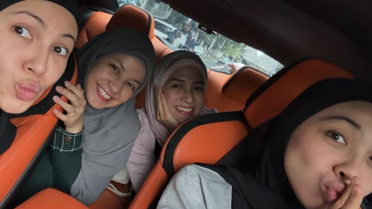 Keseruan Geng Selebriti Natasha Rizky, Nongkrong, Tawa, dan Rencana Tahun Depan