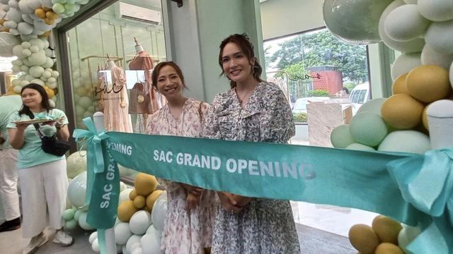Shandy Aulia saat peresmian Shandy Aulia Collections (SAC) di By The Sea Shopping Mall, Pantai Indah Kapuk (PIK).
