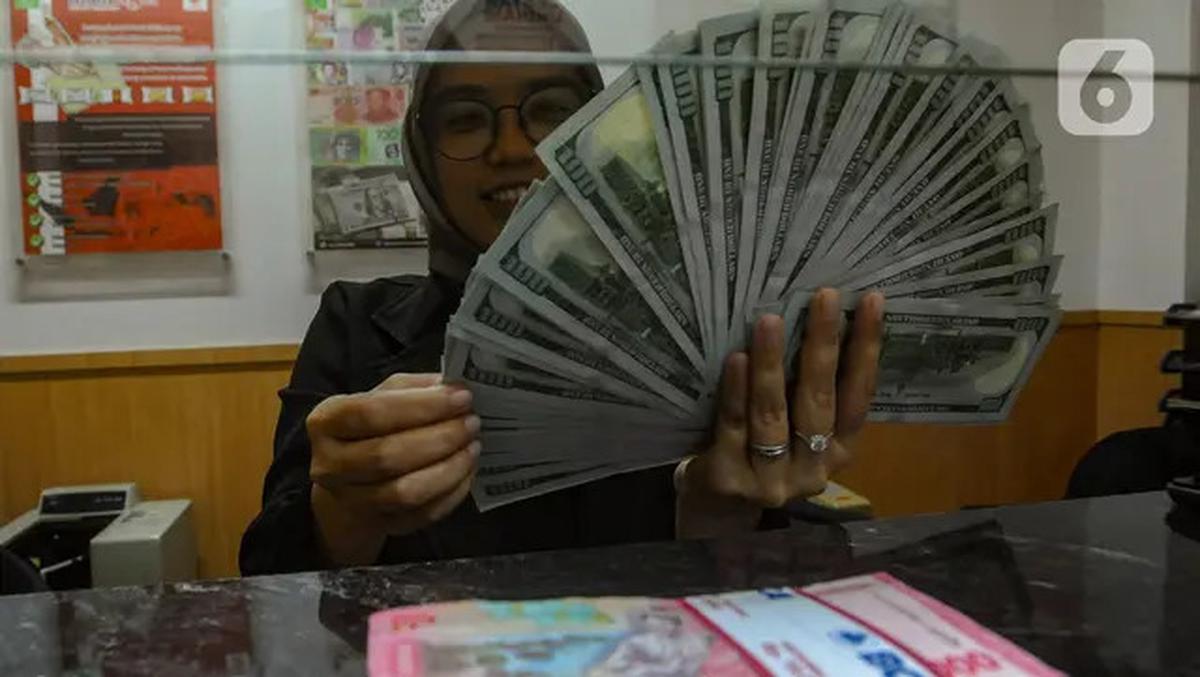 Rupiah Menguat di Tengah Penantian Data Pertumbuhan Ekonomi