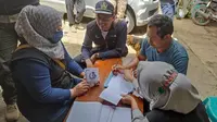 Proses pelaksanaan vaksinasi rabies terhadap hewan peliharaan secara gratis di Kabupaten Probolinggo (Istimewa)