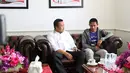 Di level Timnas, Evan memulai karirnya di tingkat U-17, Ia menyandang status kapten saat melawan Singapura dan berhasil membawa Indonesia menjuarai turnamen HKFA International Youth Invitation di Hongkong pada 2012. (Bola.com/Nicklas Hanoatubun)