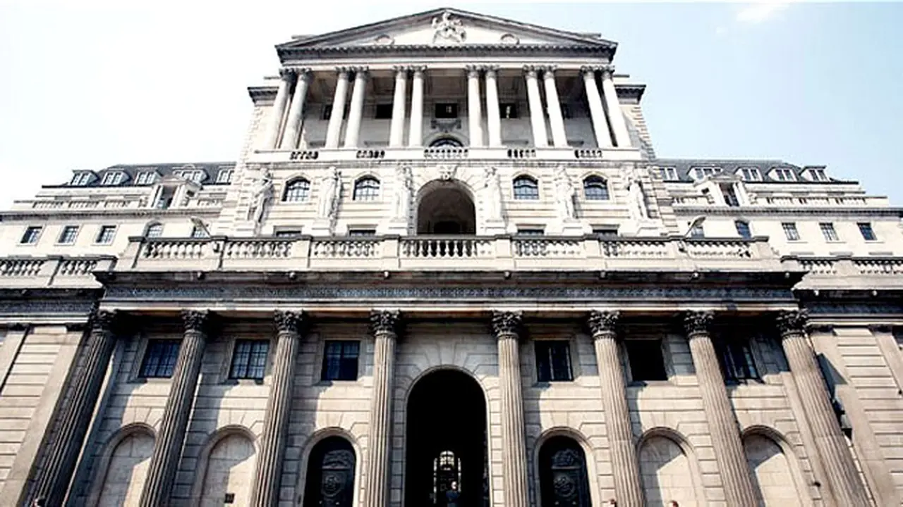 bank-sentral-inggris-131218b.jpg