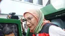 Terdakwa penyebaran berita bohong atau hoaks Ratna Sarumpaet tiba di Pengadilan Negeri Jakarta Selatan, Kamis (28/2). Ratna Sarumpaet menjalani sidang perdana dengan agenda pembacaan dakwaan dari jaksa penuntut umum. (Liputan6.com/Herman Zakharia)