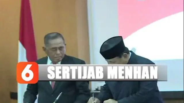 Sebelum sertijab, kedatangan Prabowo di Gedung Kementerian Pertahanan disambut ratusan pejabat eselon I dan II Kemenhan.