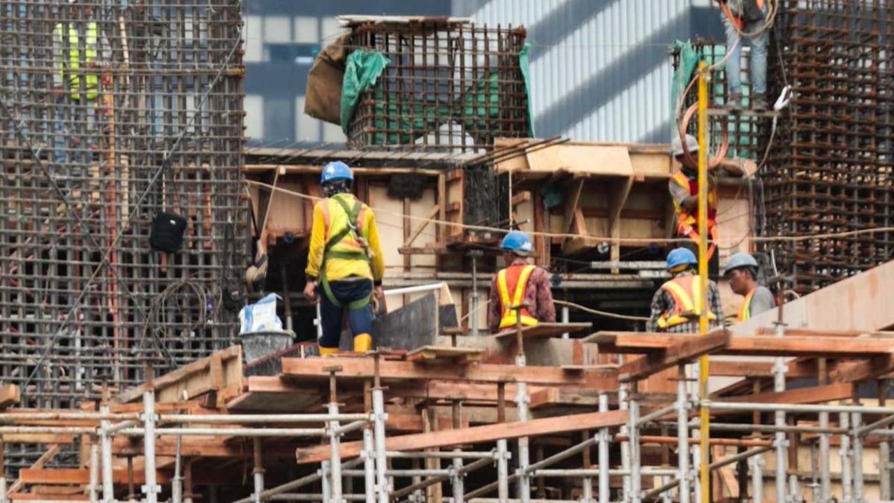 Adu Solusi 3 Capres: Siapa Berani Menutup Keran Impor Tenaga Kerja Asing