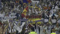 Fans Real Madrid saat mendukung timnya melawan Juventus pada final Liga Champions di Millennium Stadium, Cardiff, Wales, (3/6/2017). (AP/Tim Ireland)