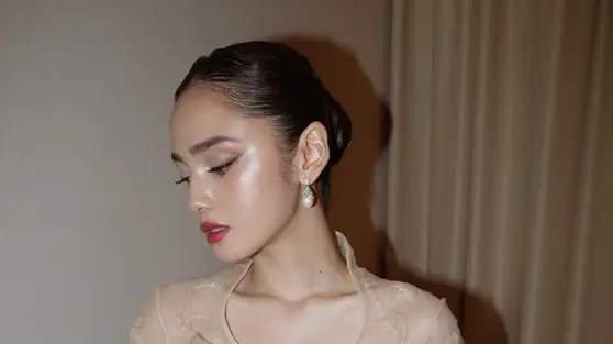Corset Top Kembali Jadi Tren, Atasan Berstruktur yang Percantik Siluet Feminin