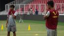 Gelandang Bhayangkara FC, Muhammad Hargianto, saat latihan di Stadion Utama Gelora Bung Karno, Jakarta, Jumat (26/1/2018). Latihan ini persiapan jelang laga J.League Asia Challenge melawan FC Tokyo. (Bola.com/Asprilla Dwi Adha)