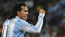 8. Carlos Tevez - Sama-sama memulai karier di Boca Juniors dan memiliki fisik yang mirip membuatnya dijuluki The Next Maradona. Tevez memang menjadi salah satu bintang dunia namun masih belum melegenda seperti Maradona. (AFP/Daniel Garcia)