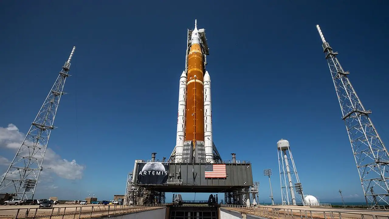 The Space Launch System adalah roket baru untuk era baru eksplorasi bulan (NASA)