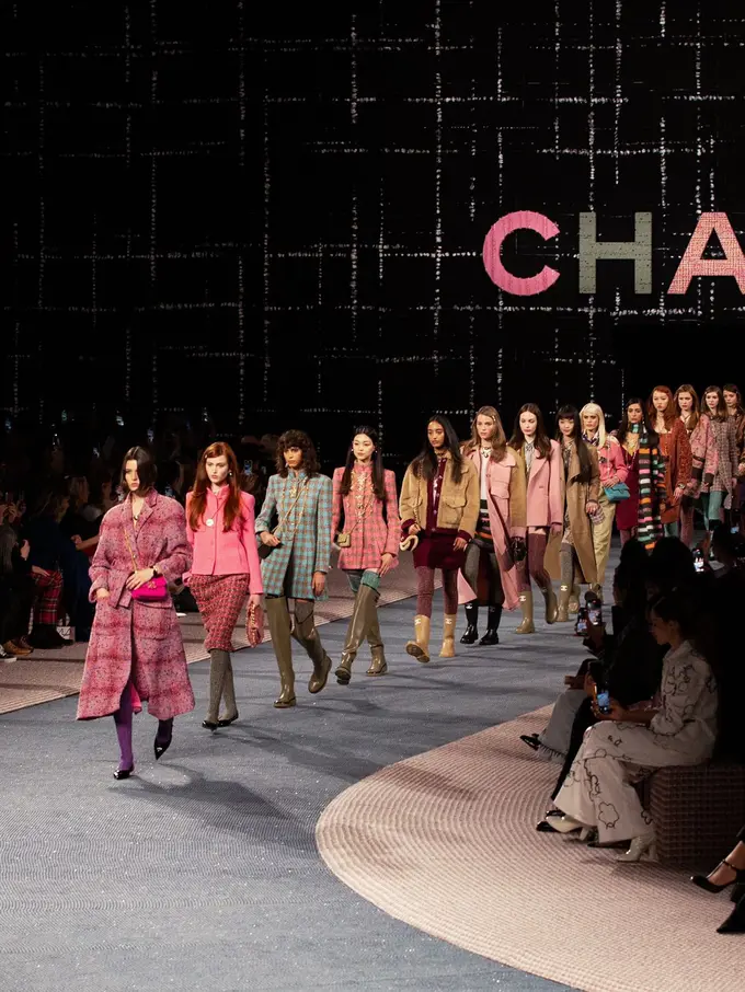 Parade Tweeds Meriahkan Paris Fashion Week di Panggung Rumah Mode Chanel