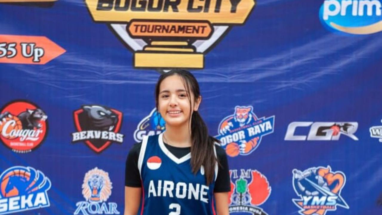 7 Potret Mikhayla Bakrie Main Basket, Paras Cantiknya Disebut Duplikat Nia Ramadhani