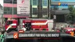 Warga langsung berupaya memadamkan api dengan peralatan seadanya dan melapor ke pertugas pemadam kebakaran terdekat.