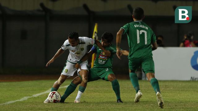 FOTO: Aksi Wonderkid Persebaya Bermain Bersama Kakaknya saat Melawan PS Sleman di Piala Menpora 2021