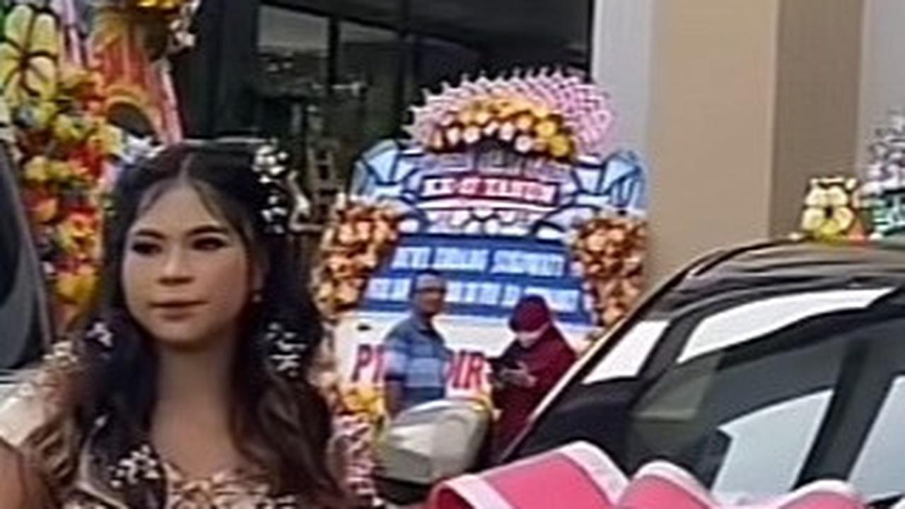 Viral Momen Ulang Tahun Sweet Seventeen di Rembang, Gelar Pesta Mewah hingga Kado Mobil