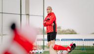Nova Arianto memimpin sesi pemusatan latihan Timnas Indonesia U-17 di Dubai, Uni Emirat Arab. Skuad Garuda Muda disiapkan untuk berlaga di Piala Dunia U-17 2025. (Dok. PSSI)