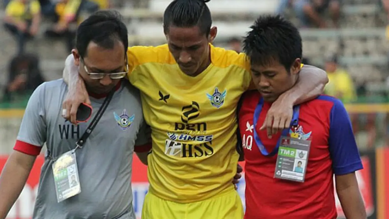 Ambrizal cedera melawan Mitra Kukar (Dhimas Prasaja)