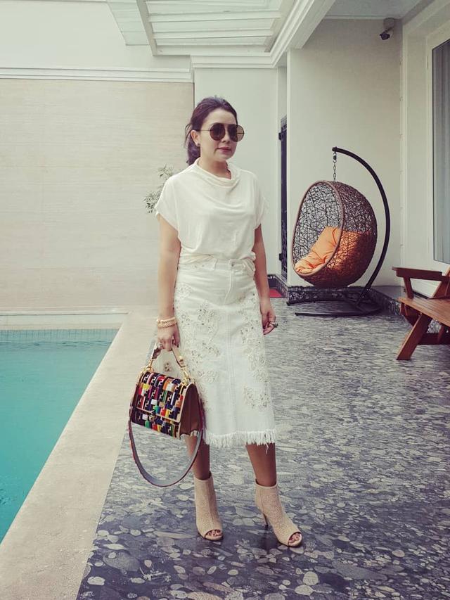 Intip 7 Potret Rumah Mewah Mayangsari yang Bergaya Klasik