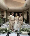 Anastasia Siantar, baru saja rayakan ulang tahunnya dengan tema dewa dan dewi Yunani. Keseruan ini terlihat dari gaya para tamu undangan yang hadir. [Foto: Instagram/ Anastasia Siantar]