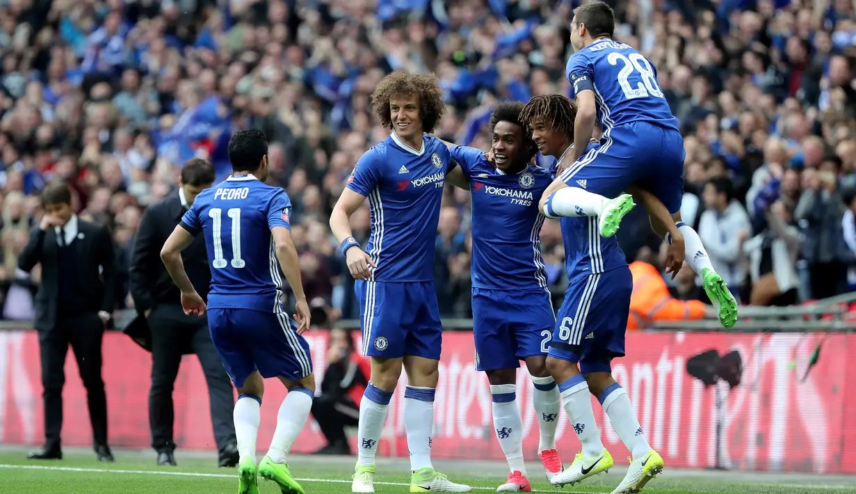 Chelsea menempati peringkat kedua klub Premier League penghasil gol terbanyak dengan torehan 85 gol, selisih satu gol dari Tottenham Hotspurs. (EPA/Domenic Aquilina)