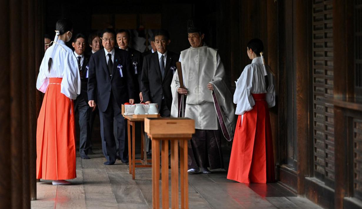Kekalahan Jepang kepada Sekutu diumumkan secara langsung oleh Kaisar Hirohito melalui radio. (Kazuhiro NOGI/AFP)