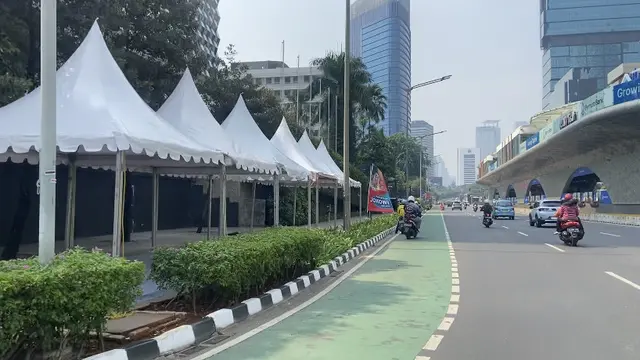 Ruas Jalan Sudirman-Thamrin mulai bersolek, jelang pelantikan Prabowo-Gibran sebagai presiden dan wakil presiden 2024-2029, Minggu 20 Oktober 2024.