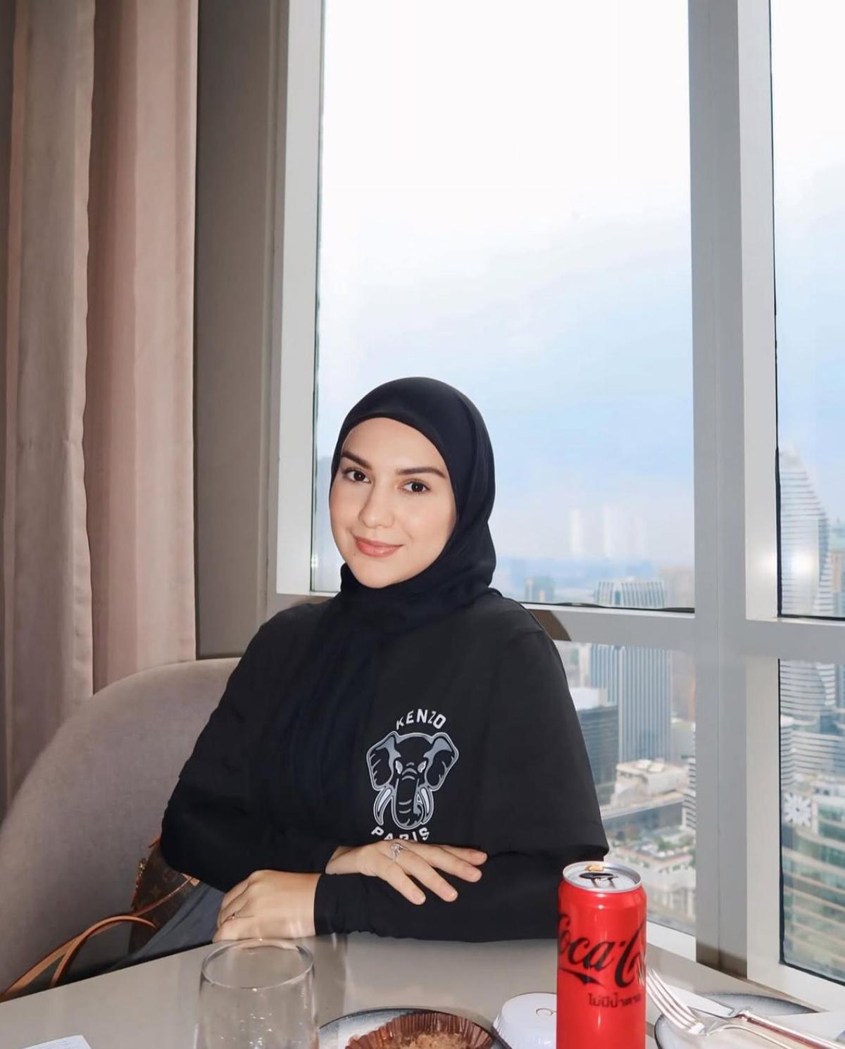 4 Potret Irish Bella dan Keluarga Liburan ke Thailand, Tampil Serasi dengan Outfit Senada
