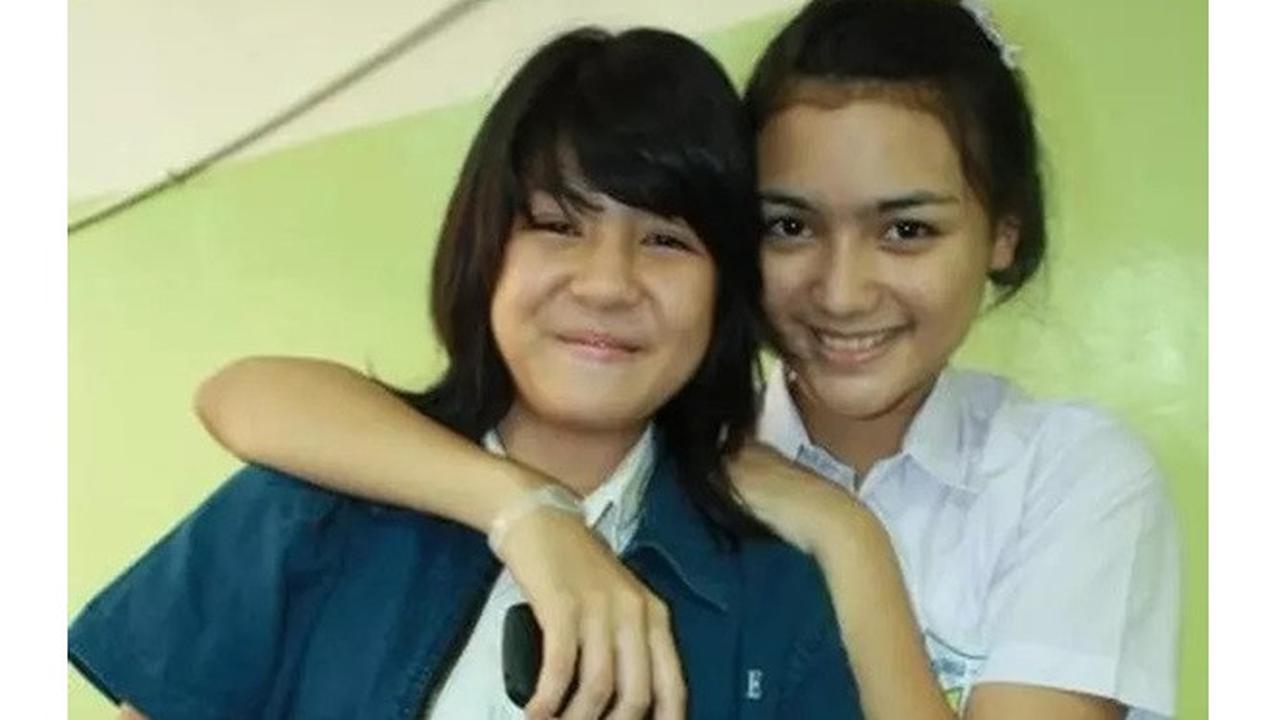 5 Foto Persahabatan Artis Sejak Masa SMA, Kompak Sedari Dulu