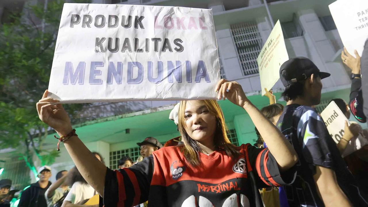 FOTO: Seniman dan Komunitas Rayakan Dukungan bagi UMKM Konveksi Lokal