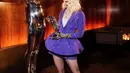 Anya Taylor-Joy tampil kece berbalut jaket moire peplum ungu di atas gaun koktail bustier dengan garis leher rendah yang dirancang khusus oleh Oscar de la Rena. Dalam acara ini, aktris 25 tahun itu meraih penghargaan sebagai Face of The Year. (Instagram/cfda).