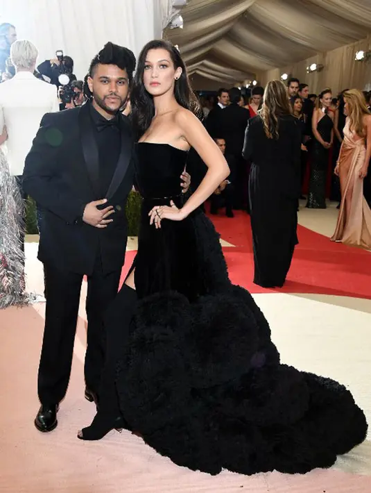 Setelah kabar mengenai hubungan baik yang terjalin antara Selena dan Justin setelah menjadi mantan pacar, kini tersiar kabar bahwa The Weeknd akan melakukan hal yang sama dengan mantan pacarnya. (AFP/Charley Gallay)